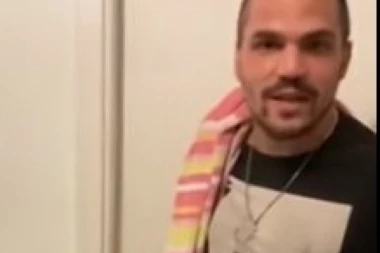 ŽURKE SU SVAKI DAN KOD NJEGA: Čolak otvorio vrata svog doma, živi u svinjcu u luks stanu!