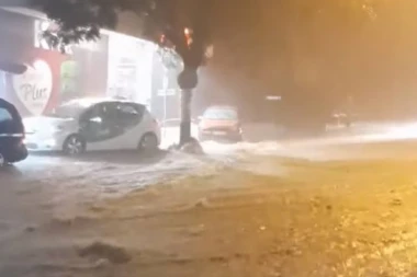 (VIDEO) ULICE KAO REKE: Žestoko nevreme sinoć potopilo Niš!