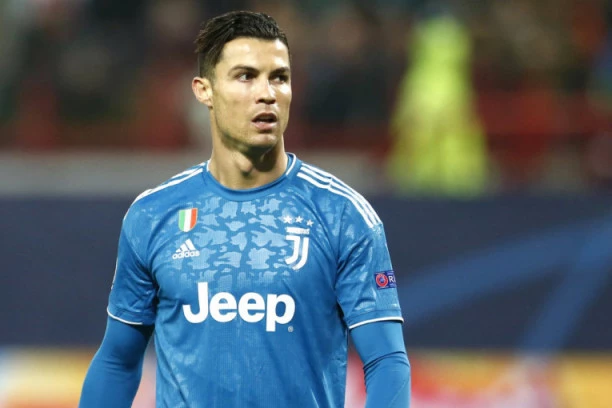 KORONA SPREČILA POSAO VEKA: Ronaldo se oseća kao zatvorenik u Juventusu, propao mu transfer života!