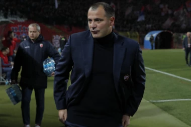 GLAVOBOLJA ZA DEKIJA: Zvezda bez TRI važna igrača u Lučanima!