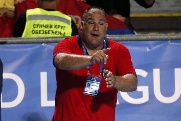 CRNA GORA I ŠPANIJA IGRAJU, SRBIJA POMNO PRATI: Može li Savić protiv svetskih šampiona?