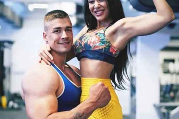 Sanja Vučić iz "Hurricane"-a raskinula sa dečkom, on već pokazao novu devojku, a uskoro ulazi u "Zadrugu"!