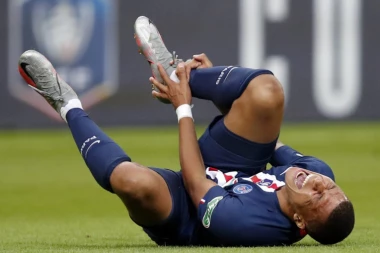 BAŠ GA NEĆE: Mbapeu propao transfer a sada se i POVREDIO!