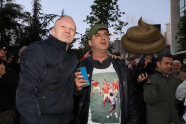 Sergej pre dva dana mazao go**ima komšijina vrata, danas se PERE od Đilasa! Šok intervju lidera PSG