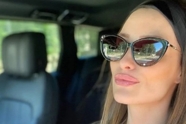 SONJA LAZETIĆ PRED MILIONIMA PRETILA KARIĆU: On je za zatvor, pa da ga izudaraju motkom po glavi!