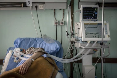 SAZNAJEMO! PREDLOZI KRIZNOG ŠTABA KOJI U PETAK NISU USVOJENI OPET NA STOLU: Ovo je pet mera koje nas čekaju!