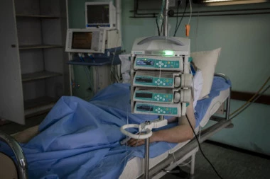 REGION NA KOLENIMA PRED KORONOM! U Hrvatskoj za dan 38 umrlih, u Sloveniji 41 osoba izgubila bitku sa virusom