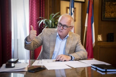 VELIKA VEST ZA BEOGRAD! Vesić najavio: Učenici od prvog do četvrtog razreda dobiće besplatne tablete i digitalne udžbenike