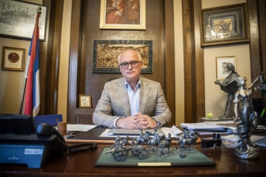 Vesić  potpisao dokument kojim se potvrđuje početak realizacije projekta modernizacije javnog gradskog prevoza