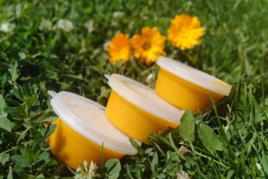 (RECEPT) SRPSKI LEK ZA KOŽNA OBOLЈENЈA: Melem od nevena su pravile naše bake - leči virusne, bakterijske i gljivične infekcije, a uklanja i ožiljke!