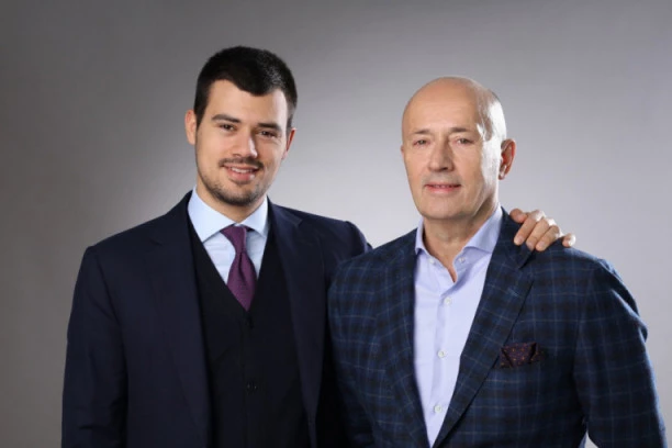 Miodrag Kostić i Novak Đoković obezbedili let za malu Sofiju