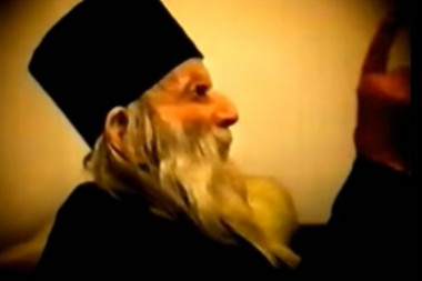 (VIDEO) Frapantna proročanstva monaha Gavrila: Srbiju će rasparčati, otcepiće i Vojvodinu i Kosovo i Rašku, Beograd će stradati