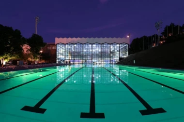 (FOTO) Prelep prizor na otvorenom bazenu na Tašmajdanu: Posetioci mogu da uživaju u novom ambijentu