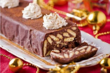 (RECEPT) DEZERT BEZ POTREBE ZA RERNOM: Ledeni čokoladni kolač