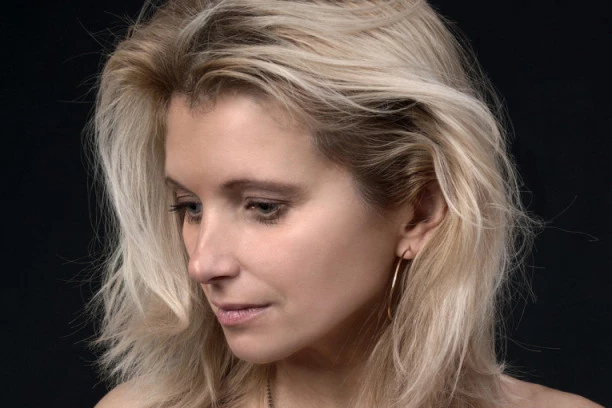 "SKUPA PILETINA": Mladići zavode starije dame, pa ih zatim poharaju