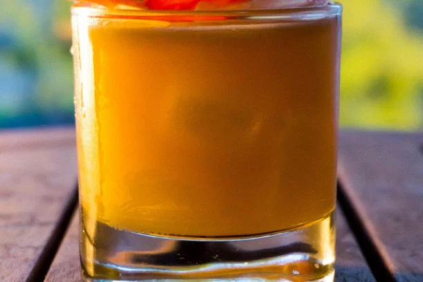 (RECEPT) TOPI SALO KAO OD ŠALE: Vrhunski napitak koji ubrzava metabolizam i daje energiju!