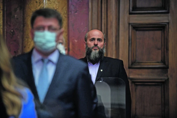 (FOTO) SVI NOSILI MASKE OSIM MRKONJIĆA I ZUKORLIĆA: Iza kulisa konstitutivne sednice Skupštine Srbije