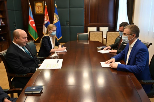 Stefanović sa ambasadorom Azerbejdžana: Saradnja dveju zemalja na visokom nivou
