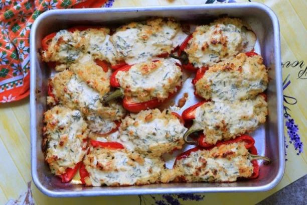 (RECEPT) Mmmm, preukusno: Punjene paprike sa pirinčom i mesom iz rerne