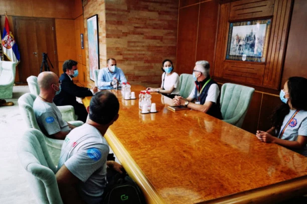 Ministar Lončar sa italijanskim zdravstvenim radnicima: Značajna razmena iskustava u borbi protiv Kovid-19!