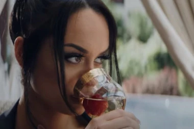 ZA SVE ŽENE OD SULTANA! Ništa niste shvatile: OVO je prava poruka hit pesme!