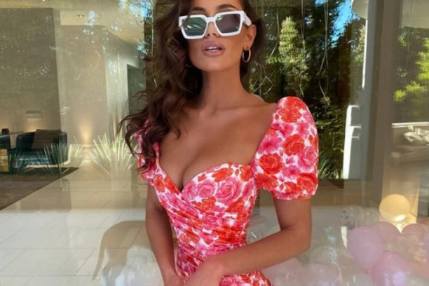 Popila debalu kaznu u Americi za sraman potez: Albanska manekenka meltretirala srpskog vozača!