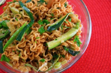 (RECEPT) Pravi letnji obrok: Tikvice sa nudlama