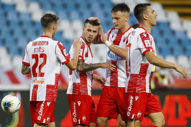 NA MARAKANI ZADOVOLJNO TRLJAJU RUKE: Ofanzivni vezista ide u Španji, Zvezda dobija i više nego što je očekivala!