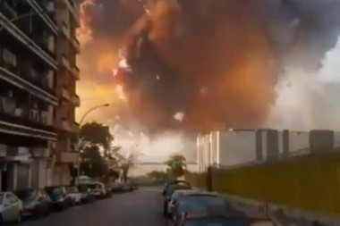 (ŠOK VIDEO) KADROVI KOJI OSTAJU UREZANI U SEĆANJU: Pojavio se novi snimak eksplozije koja je razorila Bejrut!