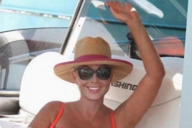 POKAZALA JAHTU SA ŠEST SPAVAĆIH SOBA: Lepa Brena objavila snimke luksuznog plovila, a evo gde je usidrena!