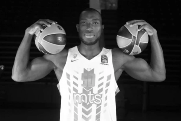 GODINU DANA BEZ MAJKLA ODŽA: Sećanje na "dobroćudnog diva" ne bledi!