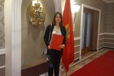 PLJEVLJANKA MAJA ČABARKAPA NEĆE MILOVU STIPENDIJU: Zbog progona Crkve odbila 52.000 evra!