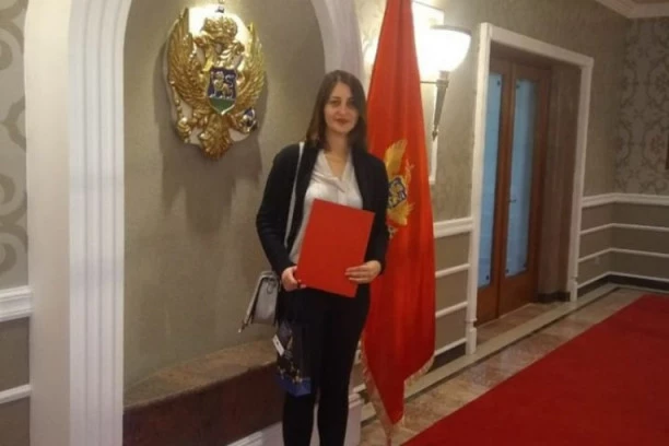 PLJEVLJANKA MAJA ČABARKAPA NEĆE MILOVU STIPENDIJU: Zbog progona Crkve odbila 52.000 evra!