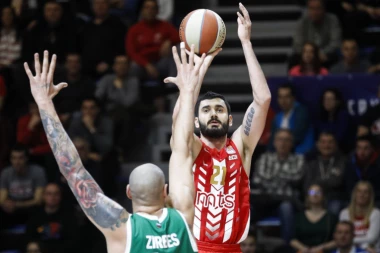 (FOTO) SAMO ZBOG NAVIJAČA: Grom iz vedra neba, Amerikanac POTPISAO!