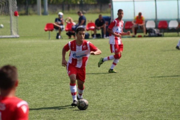 PRŠTALO NA SVE STRANE: Crvena zvezda i Grafičar odigrali TAKMIČARSKU utakmicu