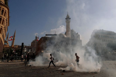 Nakon eksplozije Bejrut kao TEMPIRANA BOMBA: Demonstranti traže odgovore, političare nazivaju UBICAMA