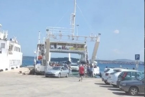 (VIDEO) SKANDAL NA HRVATSKOM PRIMORJU: Ustaše turiste dočekuju sa psovkama! JE*EM VAM MATER TURISTIČKU