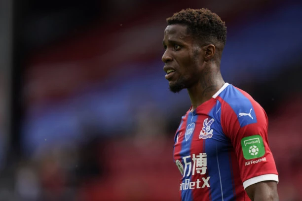 (FOTO) PROCURILE FOTOGRAFIJE: Arsenalova velika želja zbog neopreznosti napravila pravi haos u Engleskoj!