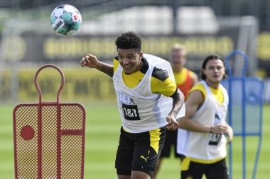 GOTOVO: Propao najveći transfer leta - Sančo umesto u Junajtedu završio u Švajcarskoj!