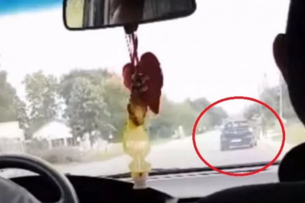 (VIDEO) OVO JE ZA TEŠKU ROBIJU! Kabrioletom nasrtao na pešake, a onda bežao od policije