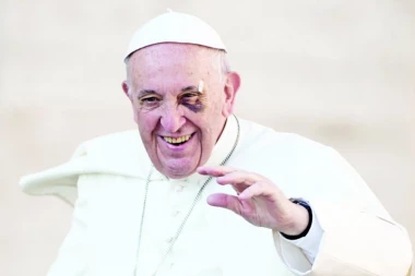 NE IZBEGAVAJTE INTIMNE ODNOSE, TO JE DAR OD BOGA! Papa Franja izjavom ŠOKIRAO vernike