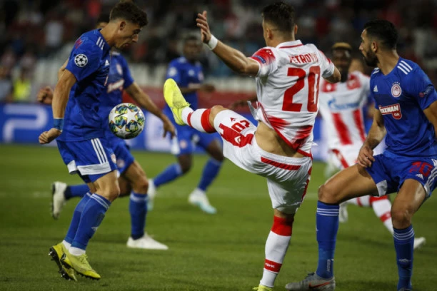 ZVEZDU ČEKA PAKLENI DVOMEČ: Olimpijakos doveo bivšeg igrača INTERA!