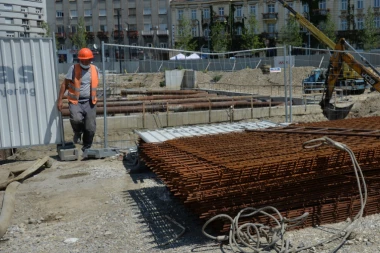 HLEB SE ZARAĐUJE NA PAKLENOJ VRUĆINI: Mozak da provri, ali ko te pita - Evo kojim trikovima se služe radnici da bi pregurali naporan radni dan