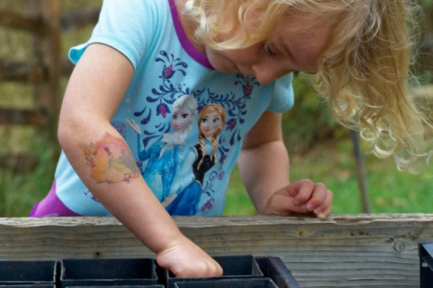 RODITELJI, OPREZ! Opasni izazovi kruže na društvenim mrežama, psiholozi savetuju kako da zadržite kontrolu!