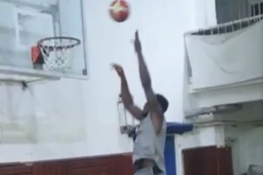 (EKSKLUZIVNI VIDEO) ODŽO JE TRENIRAO PUNOM PAROM, A ONDA SE SRUŠIO: Poslednji trening tragično preminulog centra zabeležen kamerom!