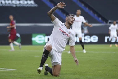 (VIDEO) DIVLJAČKI START, HITNO PREVEZEN U BOLNICU: Veliki udarac za Sevilju - bez najboljeg na Barsu i Borusiju!