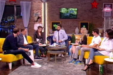 GLUMAC SE RASPLAKAO U EMISIJI KADA SU MU POMENULI MAJKU: Umrla mi je na rukama! Da nije bilo ovih LJUDI, bacio bih se sa terase i završio posao!