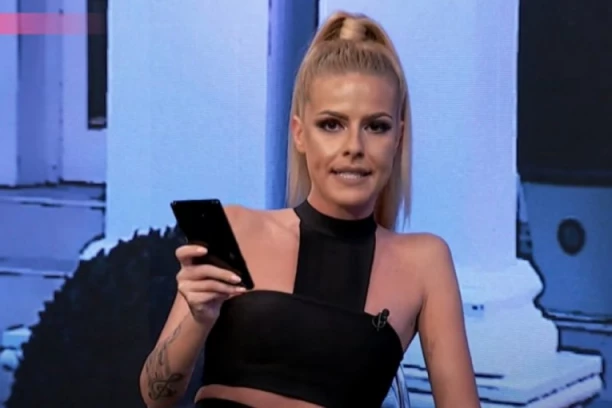 ONA JE ŽENA BEZ ZANIMANJA! Mima žestoko udarila na Jelenu Pešić