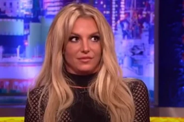 BRITNEY SPEARS SPARKS PUBLIC CONCERN: She took a break from social media, and then shocked people with her posts! (PHOTO/VIDEO)
