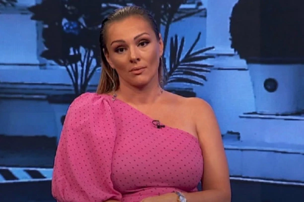 Kao sestre bliznakinje: Anabela objavila fotku majke Jadranke iz mladih dana - ONE SU ISTE!